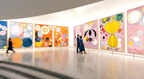 〈힐마 아프 클린트 - 미래를 위한 회화〉 전시 장면, 2018년, 뉴욕 구겐하임 미술관.